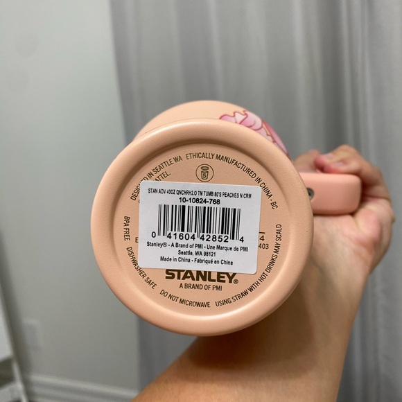 NEW Stanley x Barbie Just Peachy Barbie 80S PEACHES ’N CREAM QUENCHER 40 OZ - Picture 12 of 15